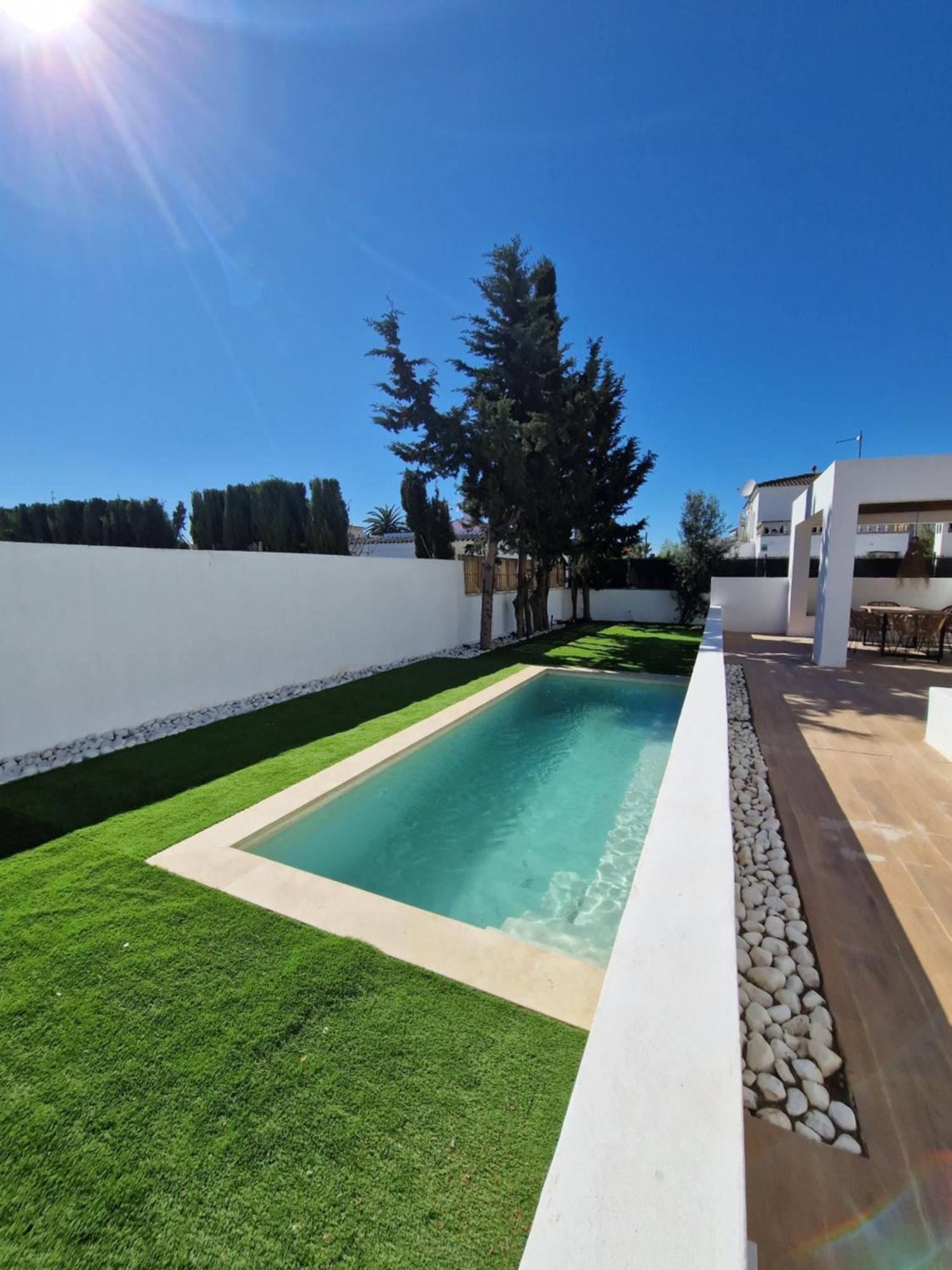 Gorgot P1 I Apartamento Con Terraza Y Piscina Comunitaria Cerca De La Playa Empuriabrava Exteriör bild